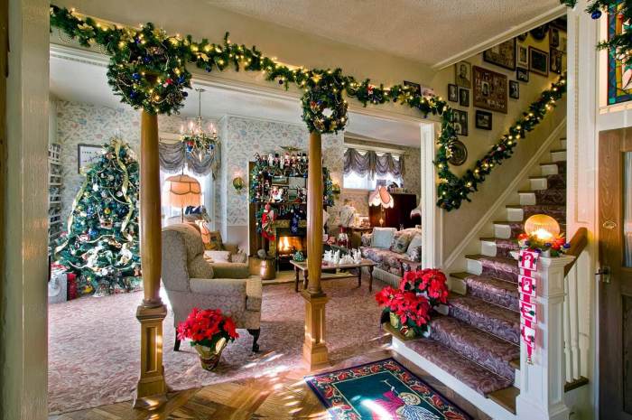 Indoor entryway christmas decor